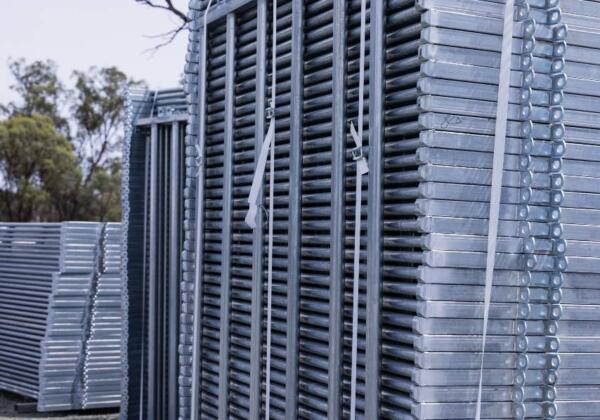 Portable cattle round yard